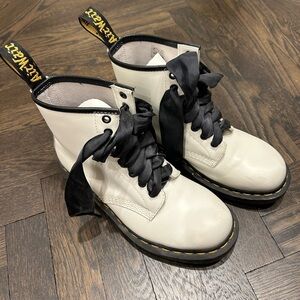 Womens Dr. Martens 1460 8-Eye Boot - White New Sz 7